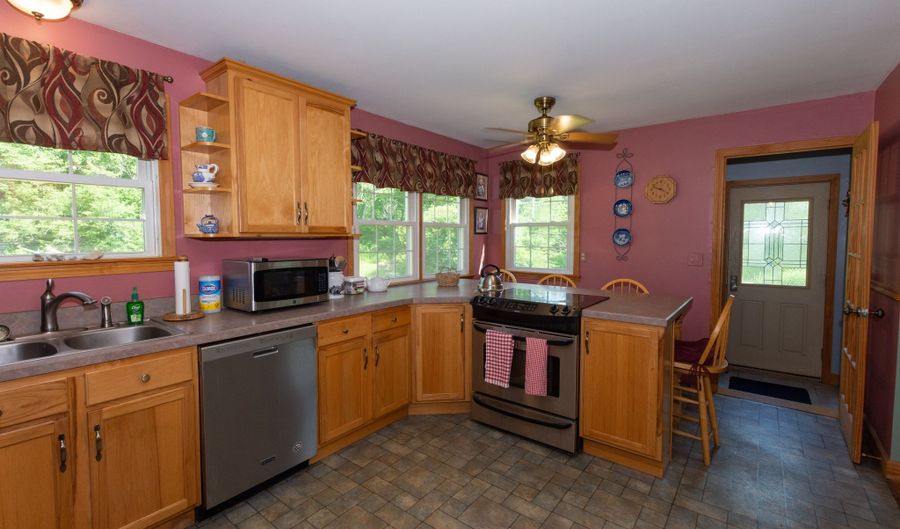 107 N Society Rd, Canterbury, CT 06331 - 3 Beds, 3 Bath