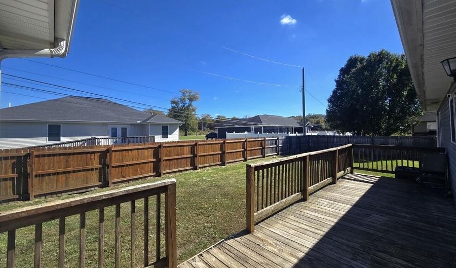 102 Beech St, Barbourville, KY 40906 - 3 Beds, 2 Bath