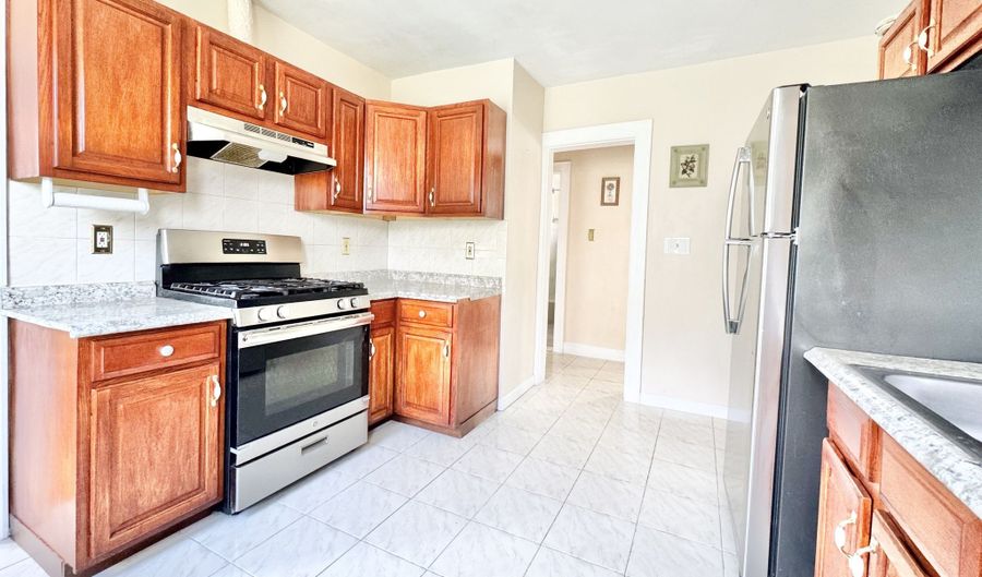 60 Westfield Ave, Bridgeport, CT 06606 - 2 Beds, 1 Bath