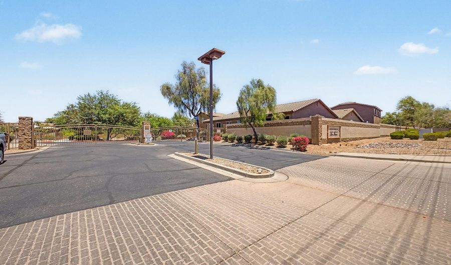 900 W BROADWAY Ave 42, Apache Junction, AZ 85120 - 3 Beds, 2 Bath
