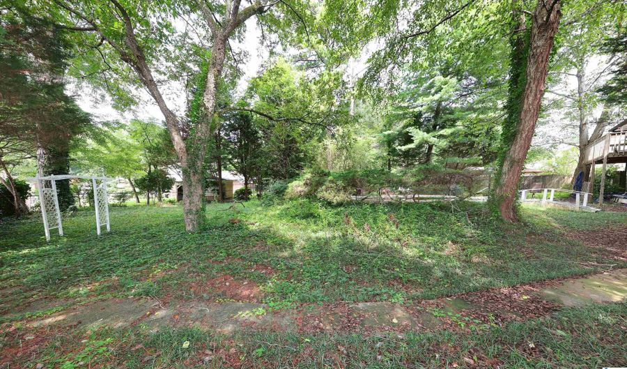 1012 VALLEY CREEK Dr, Anniston, AL 36207 - 5 Beds, 3 Bath