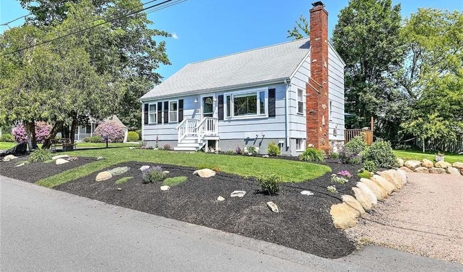 56 King Philip Rd, Narragansett, RI 02882 - 4 Beds, 2 Bath