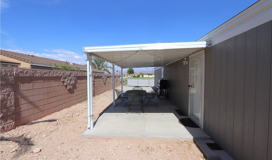 1681 River Gardens Dr, Bullhead City, AZ 86442 - 2 Beds, 2 Bath