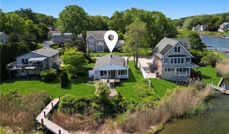151 Conanicus Rd, Narragansett, RI 02882 - 3 Beds, 1 Bath