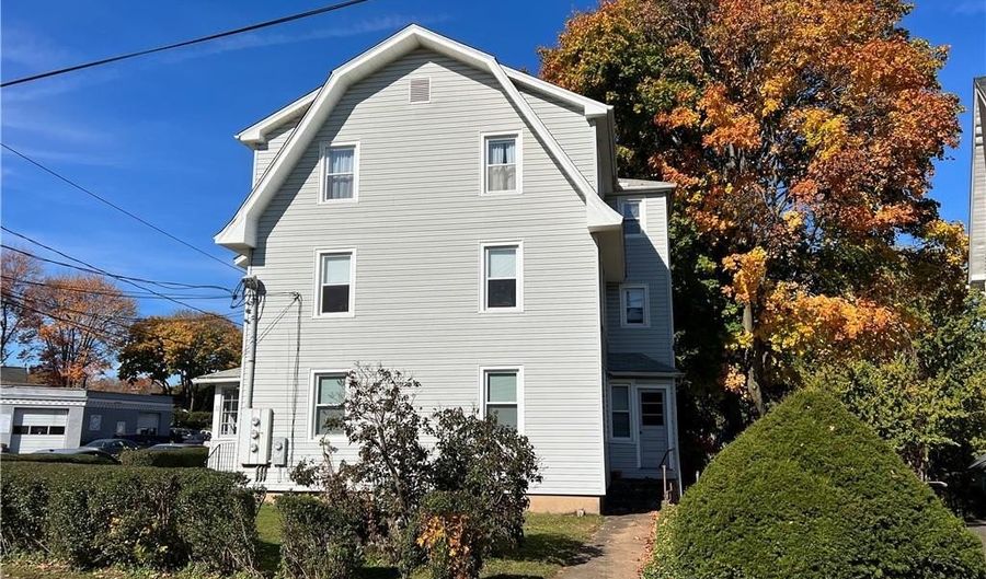 2 Lincoln Ave 1, Branford, CT 06405 - 2 Beds, 1 Bath