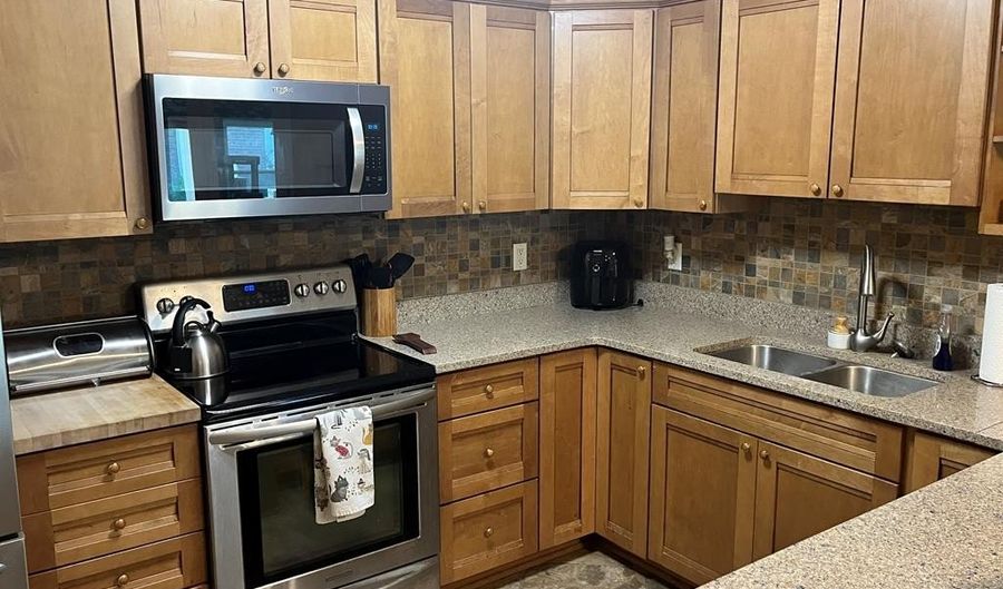 9 Apalachee St, Apalachicola, FL 32320 - 4 Beds, 2 Bath
