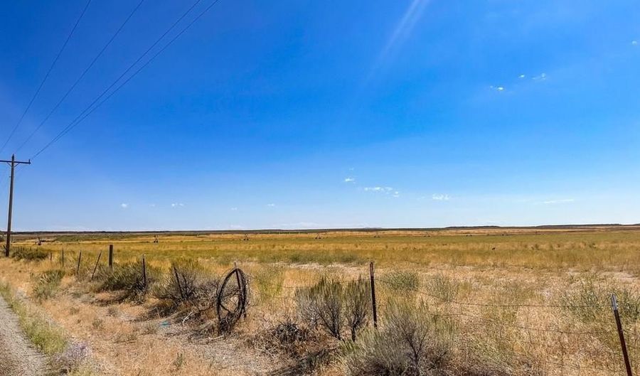 138 Laidlaw Park Rd, Carey, ID 83320 - 2 Beds, 1 Bath