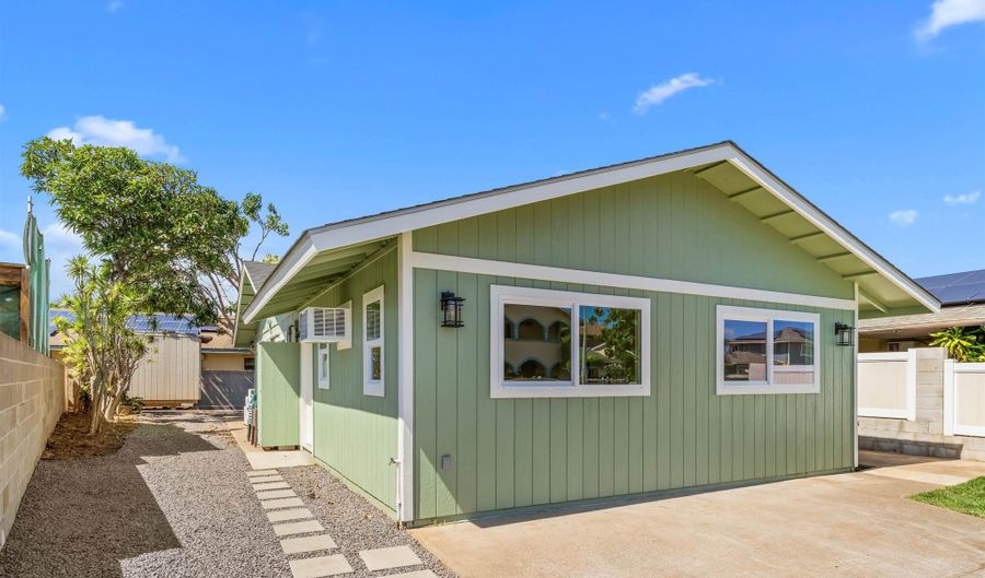 226 Hoomoku St, Kahului, HI 96732 - 3 Beds, 2 Bath