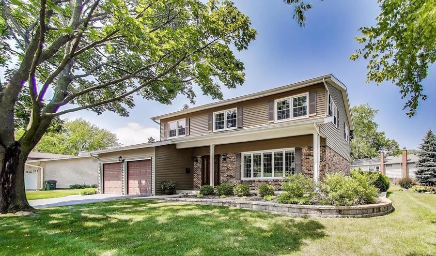 206 W Hintz Rd, Arlington Heights, IL 60004 - 5 Beds, 3 Bath
