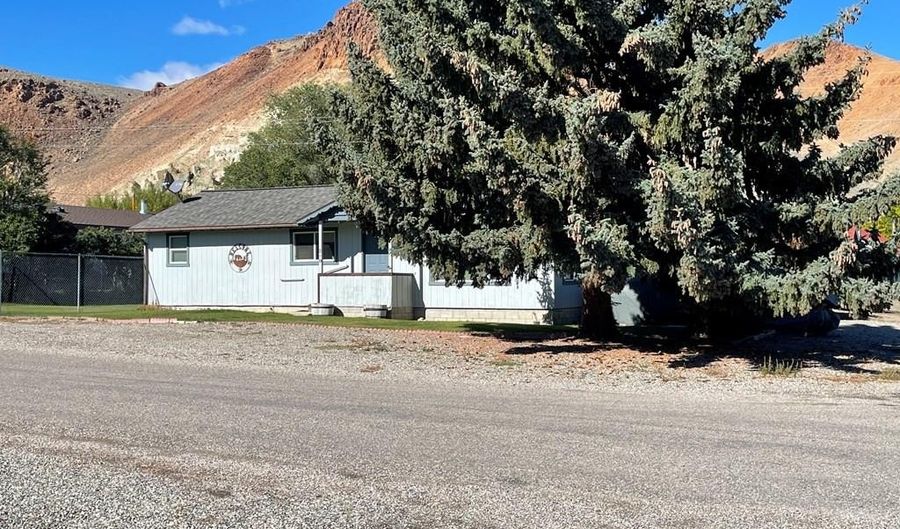 240 E Valley Ave, Challis, ID 83226 - 3 Beds, 2 Bath