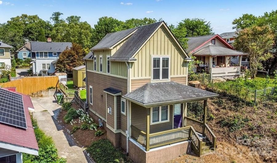 26 Mount Clare Ave, Asheville, NC 28801 - 2 Beds, 2 Bath