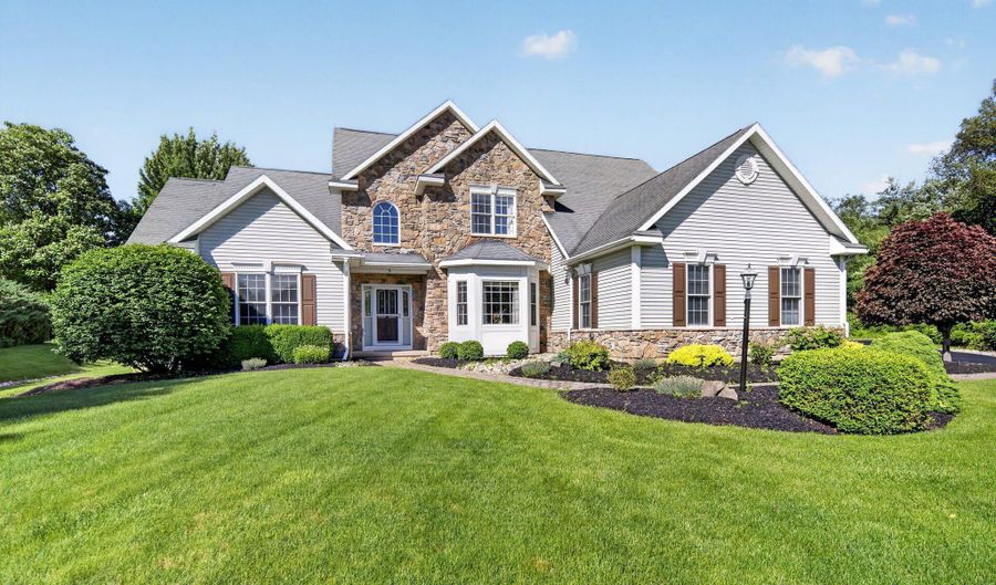 5 Normandy Sq, Guilderland, NY 12009 - 6 Beds, 5 Bath