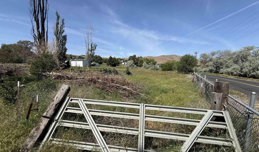 70304 N River Rd, Benton City, WA 99320 - 0 Beds, 0 Bath