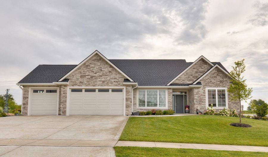 6111 NE Briarwood Dr, Ankeny, IA 50021 - 3 Beds, 3 Bath