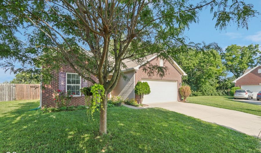 664 Appleseed Way, Indianapolis, IN 46217 - 3 Beds, 2 Bath