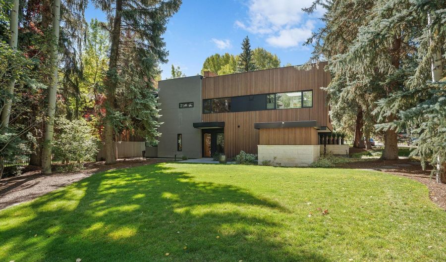 520 N Eighth St, Aspen, CO 81611 - 5 Beds, 7 Bath