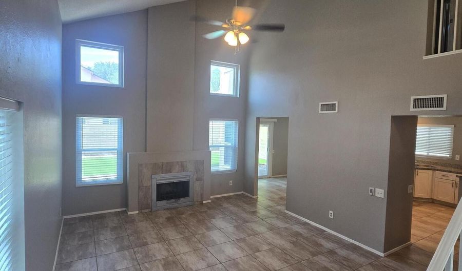 5144 W BOSTON Way, Chandler, AZ 85226 - 3 Beds, 3 Bath