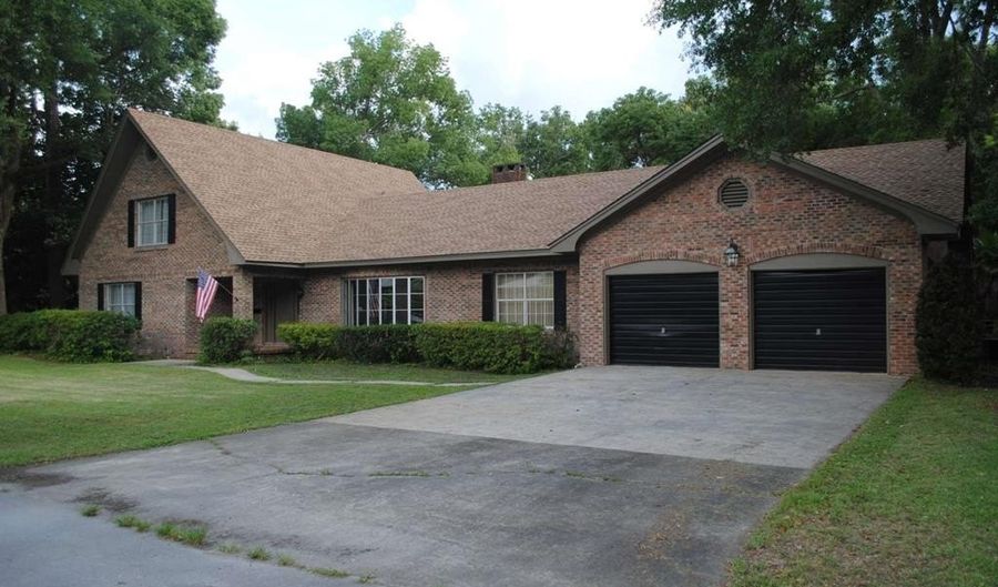 22 12th St, Apalachicola, FL 32320 - 4 Beds, 3 Bath