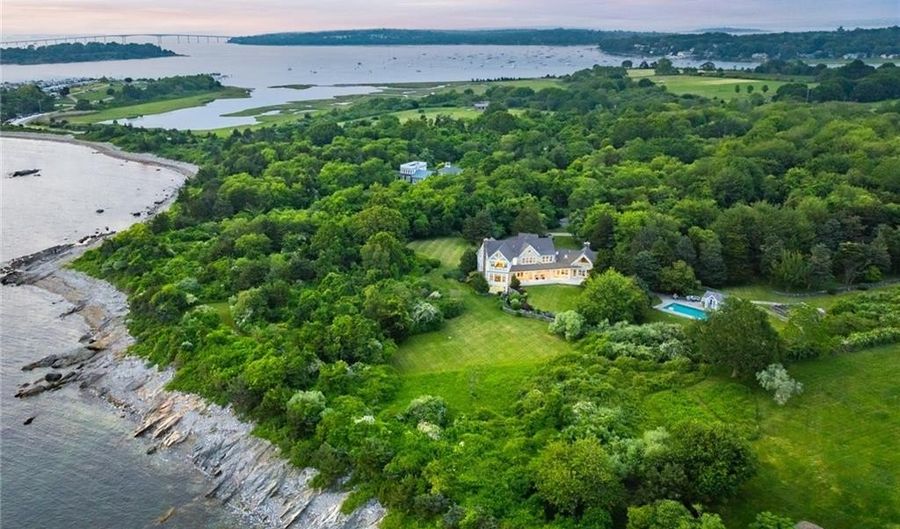1003 Fort Getty Rd, Jamestown, RI 02835 - 4 Beds, 6 Bath
