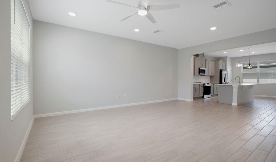 628 POTHOS St, Apopka, FL 32703 - 3 Beds, 3 Bath