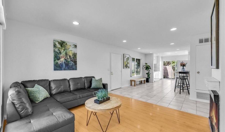 2142 W Liverpool Ln, Anaheim, CA 92804 - 2 Beds, 2 Bath