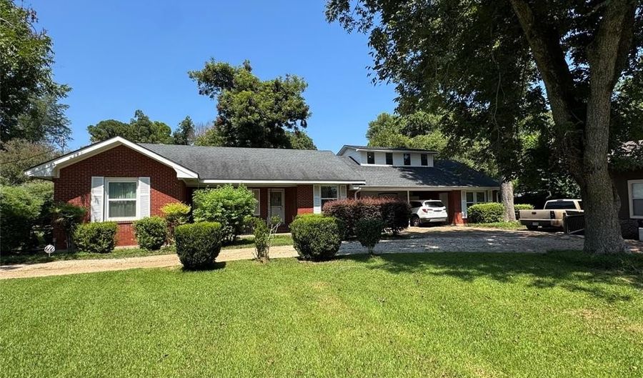 6142 Masonic Dr, Alexandria, LA 71031 - 4 Beds, 1 Bath