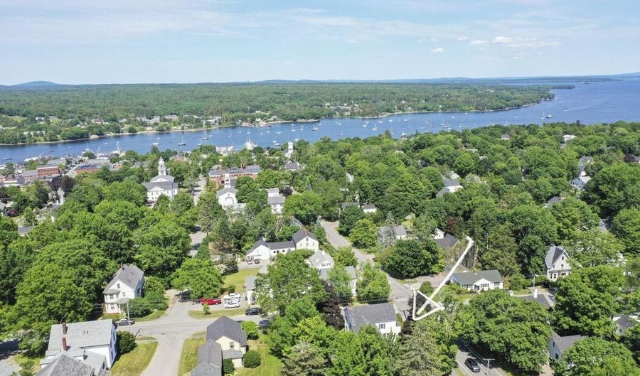 53 Congress St, Belfast, ME 04915 - 5 Beds, 3 Bath