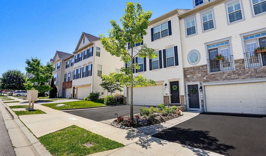 911 WHITSTABLE Blvd, Arnold, MD 21012 - 4 Beds, 4 Bath