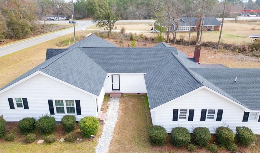 708 Miles Rd, Baxley, GA 31513 - 6 Beds, 3 Bath