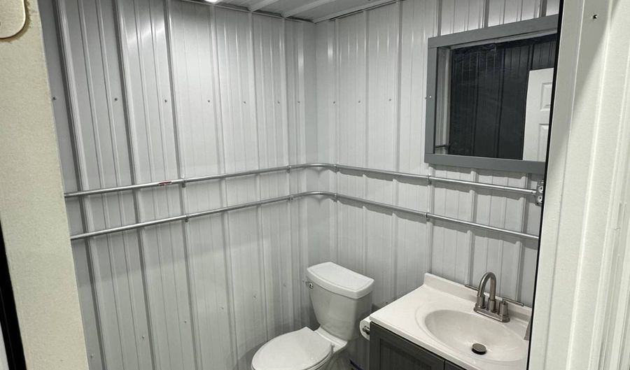 905 Kauk Ave, Alma, NE 68920 - 0 Beds, 1 Bath