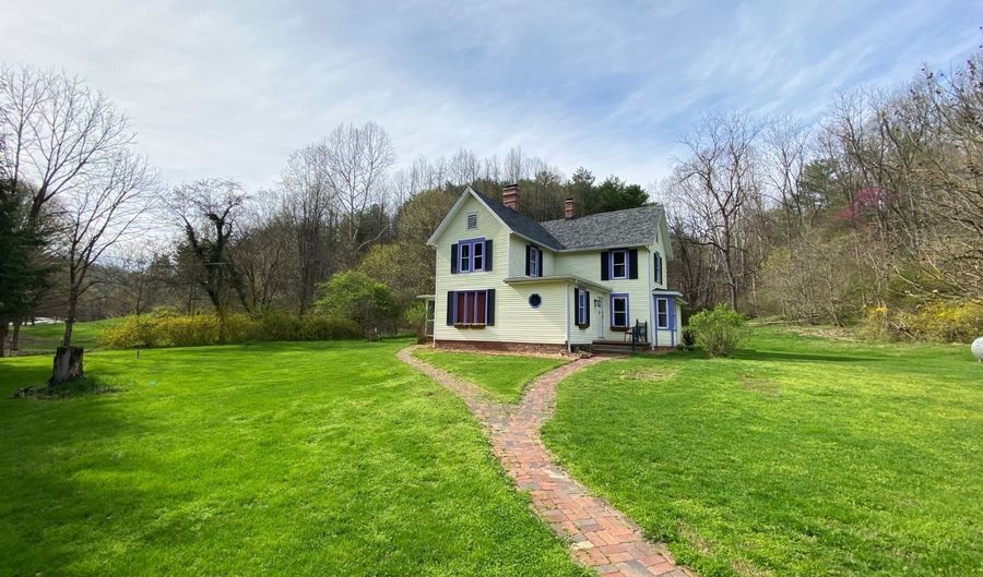 11522 Strouds Run Rd, Athens, OH 45701 - 4 Beds, 2 Bath