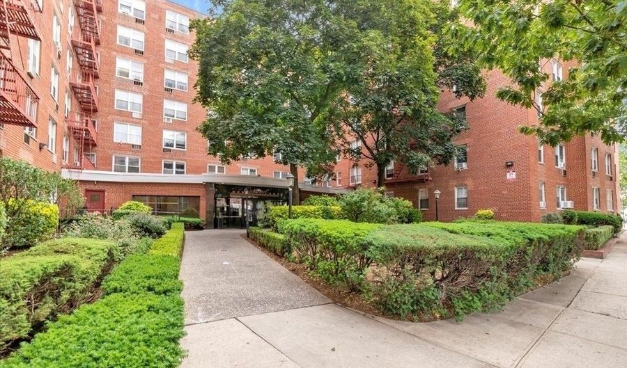 63-11 Queens Blvd F26, Woodside, NY 11377 - 1 Beds, 1 Bath