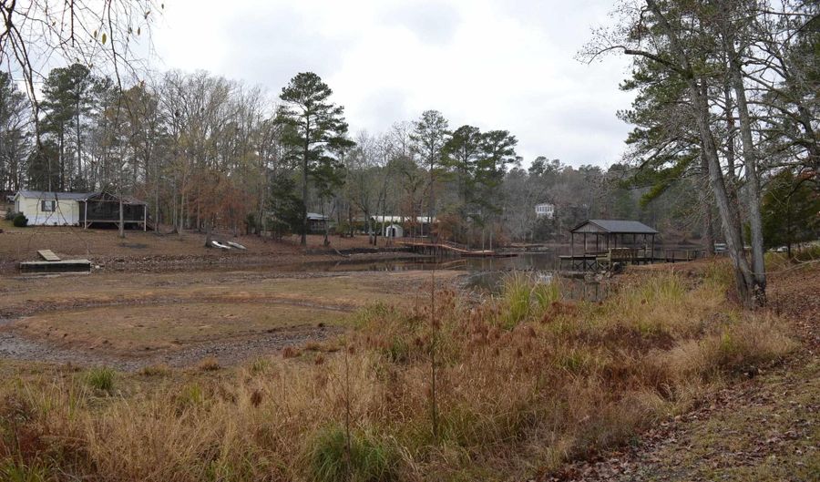 1613 Lakeshore Rd, Camden, SC 29020 - 3 Beds, 2 Bath