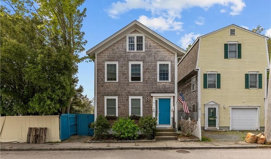 12 Callender Ave, Newport, RI 02840 - 4 Beds, 3 Bath