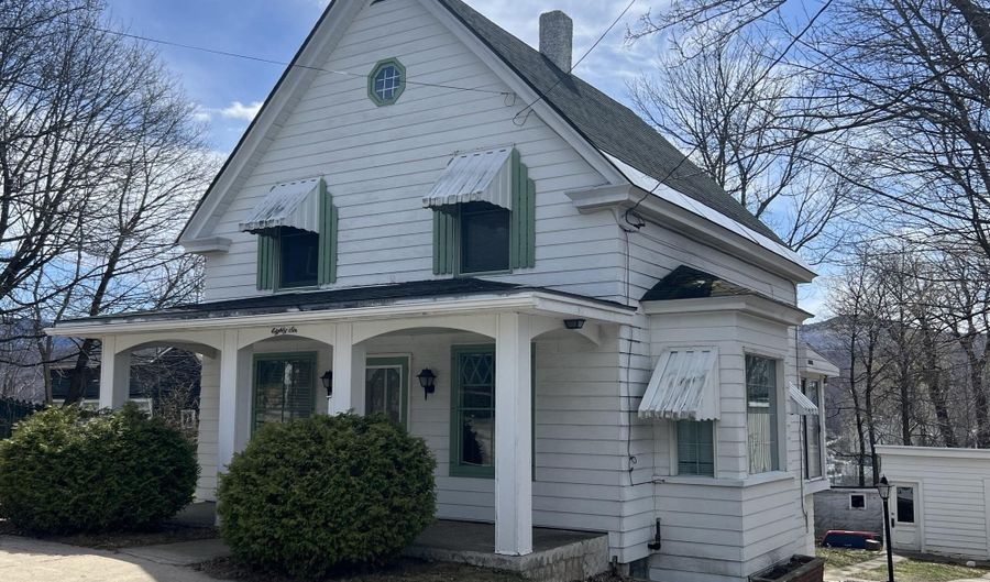 86 Elm St, Berlin, NH 03570 - 3 Beds, 1 Bath