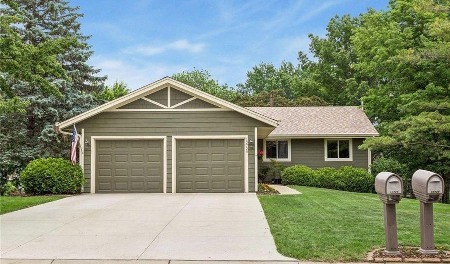12725 Ethelton Way, Apple Valley, MN 55124 - 4 Beds, 2 Bath
