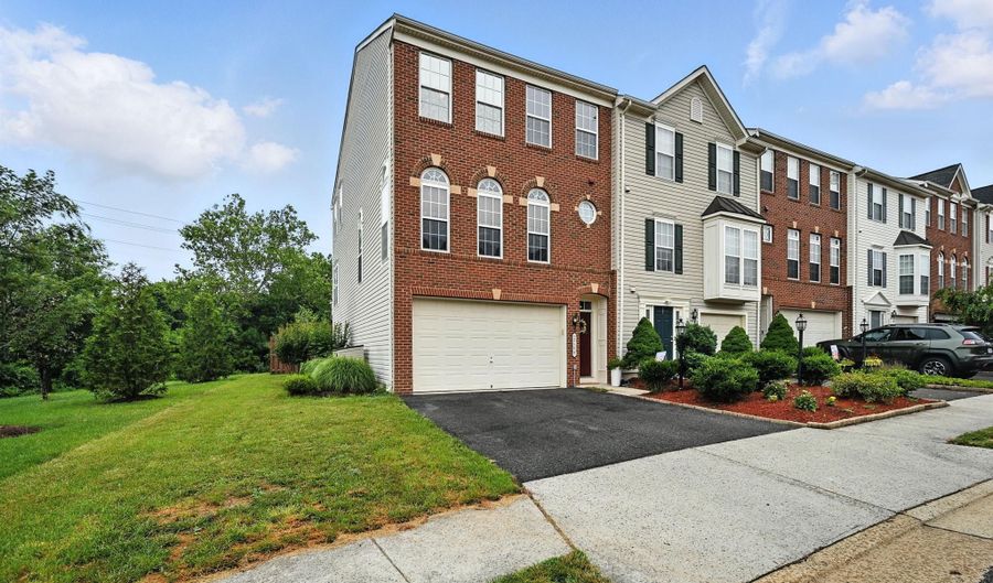 25399 PEACEFUL Ter, Aldie, VA 20105 - 3 Beds, 4 Bath