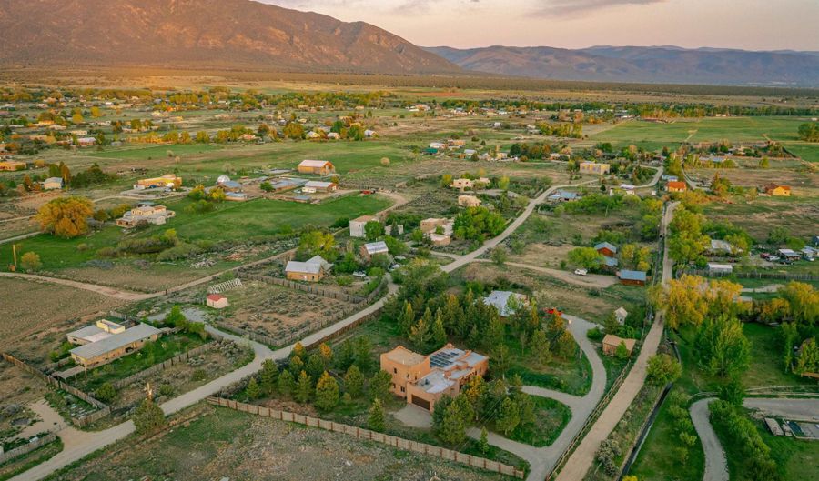9 Desiderio, Arroyo Seco, NM 87514 - 3 Beds, 3 Bath