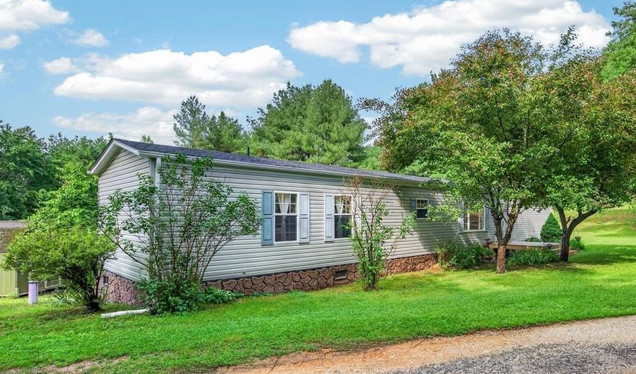 167 Forrest Creek Dr, Austinville, VA 24312 - 2 Beds, 2 Bath