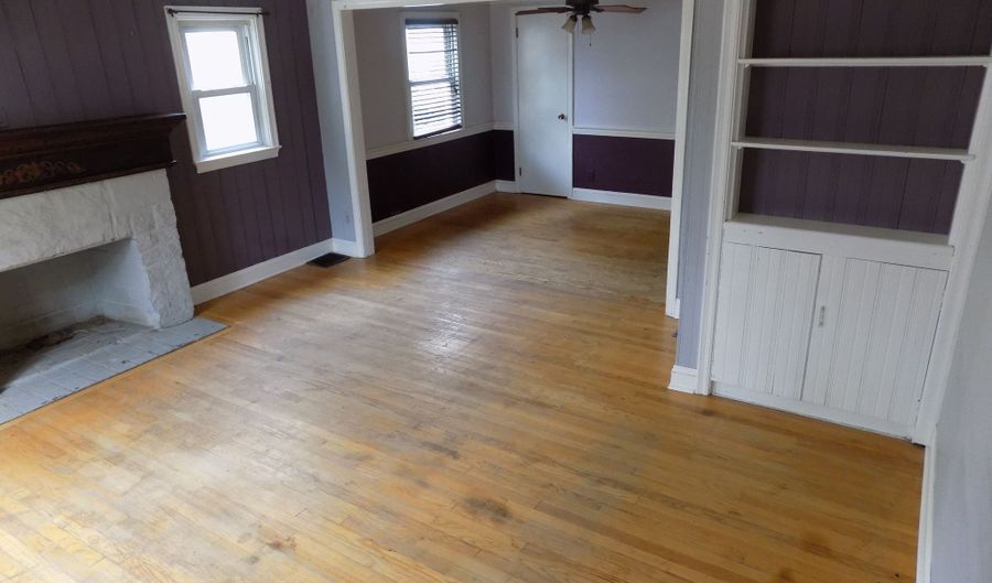28 Colony St, Bristol, CT 06010 - 2 Beds, 2 Bath