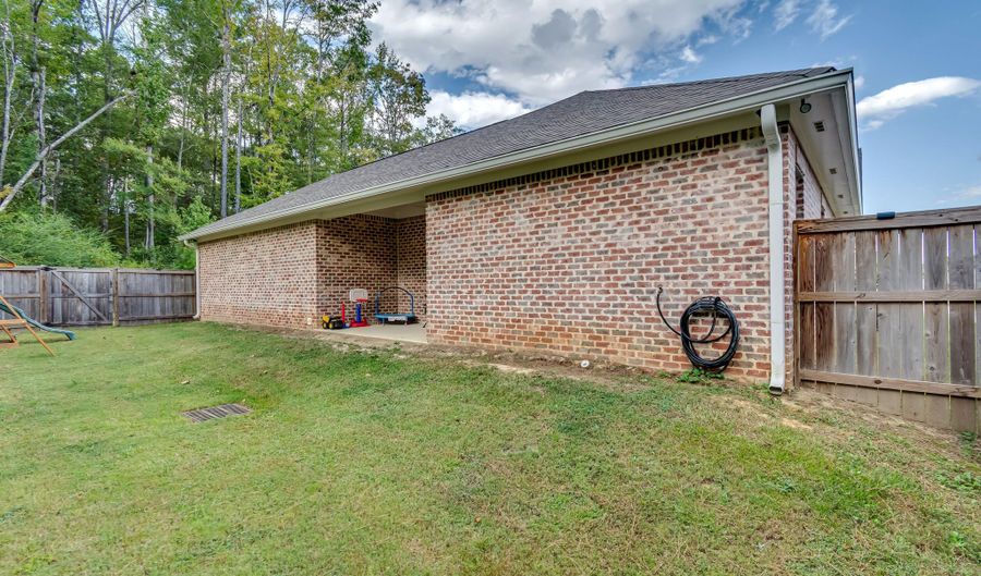 836 Long Leaf Cir, Brandon, MS 39042 - 3 Beds, 2 Bath