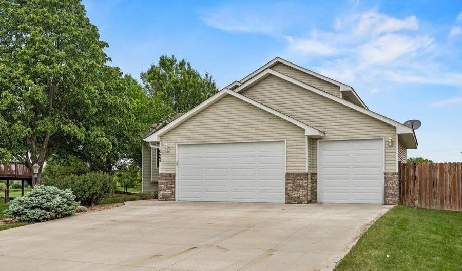 10664 58th St NE, Albertville, MN 55301 - 5 Beds, 4 Bath