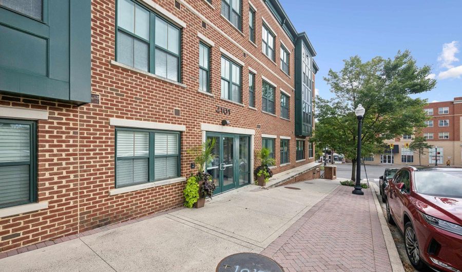 2101 MONROE N 107, Arlington, VA 22207 - 2 Beds, 2 Bath