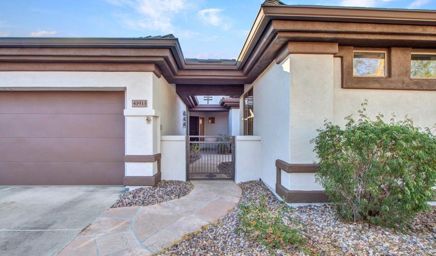 41933 N CROOKED STICK Rd, Anthem, AZ 85086 - 3 Beds, 3 Bath