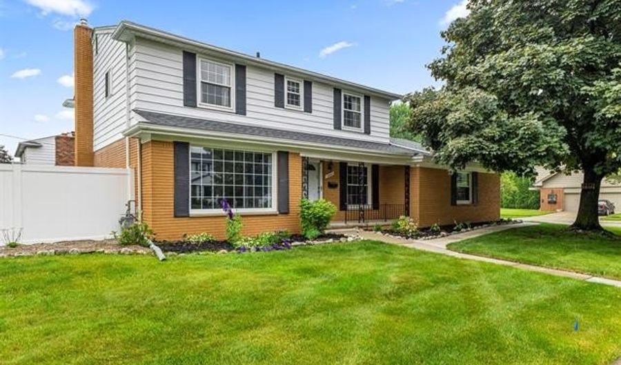 18607 Colonial Ct, Allen Park, MI 48101 - 4 Beds, 3 Bath