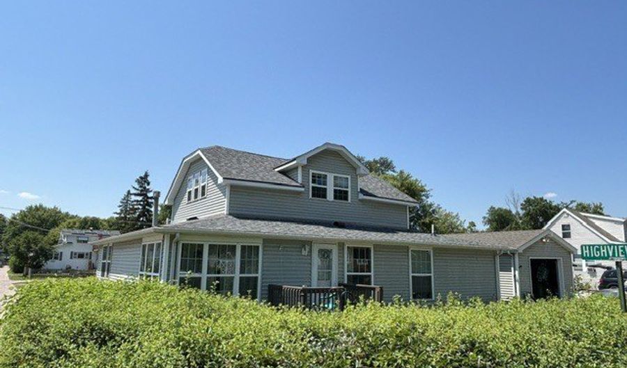 42160 N 5TH Ave, Antioch, IL 60002 - 3 Beds, 2 Bath