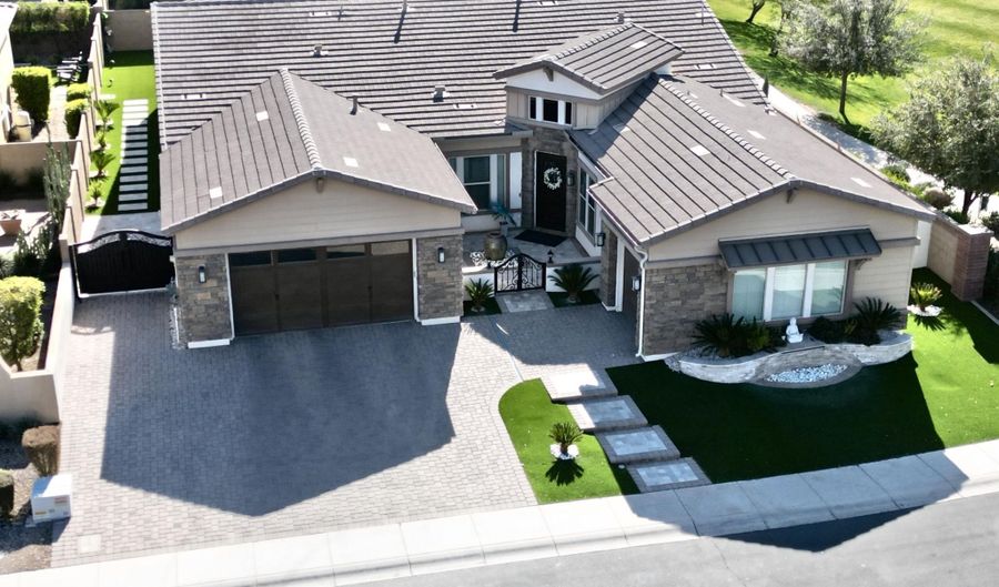 2351 E CHERRYWOOD Pl, Chandler, AZ 85249 - 5 Beds, 4 Bath