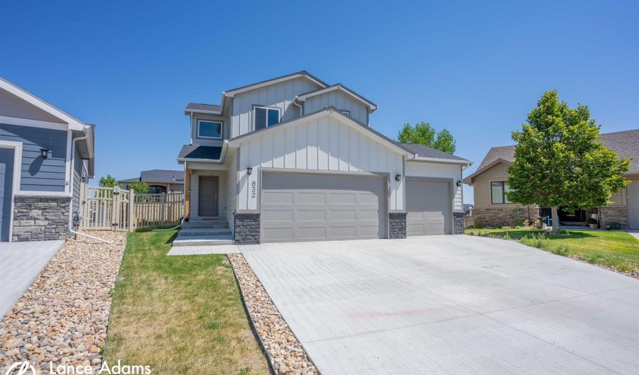 832 Cheney Loop, Casper, WY 82609 - 3 Beds, 3 Bath