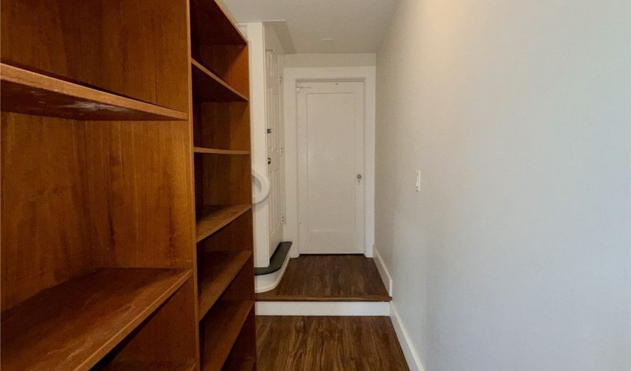 2013 Kakela Dr Back Right, Honolulu, HI 96822 - 1 Beds, 2 Bath