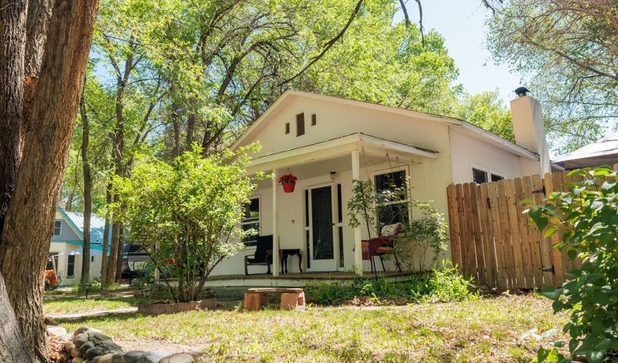 214 S CHURCH Ave, Aztec, NM 87410 - 2 Beds, 1 Bath